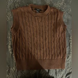 Semi cropped sweater vest